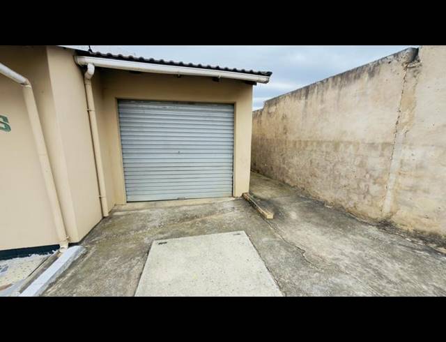3 BEDROOM HOUSE FOR SALE IN KWAMASHU